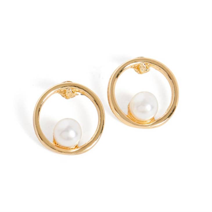 Gold Stud w/Pearl Earring