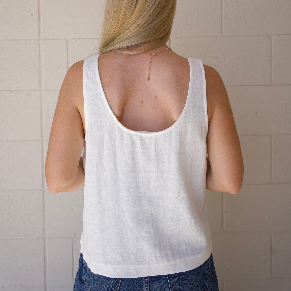 White Round Neck Sleeveless Top