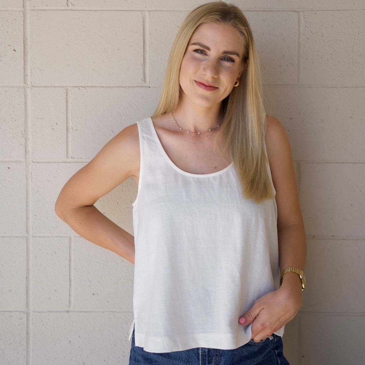 White Round Neck Sleeveless Top