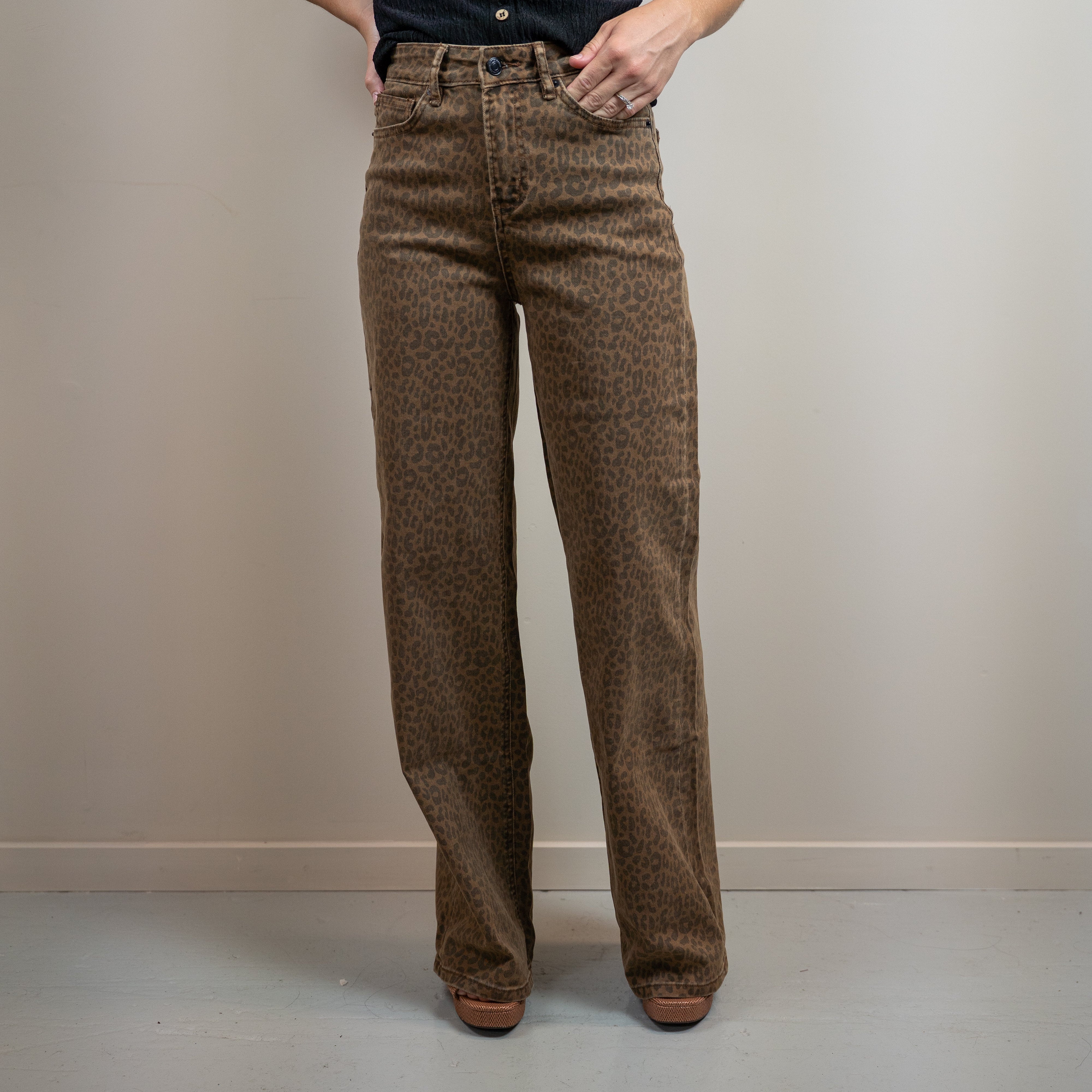 Super High Wide Leg Leopard Jeans