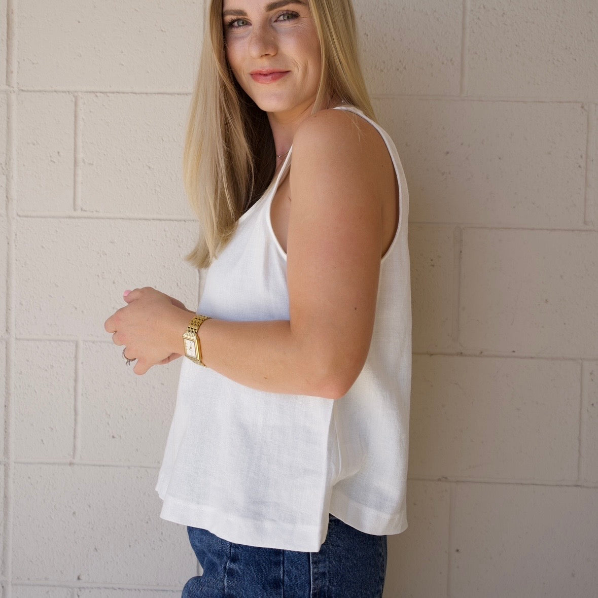 White Round Neck Sleeveless Top