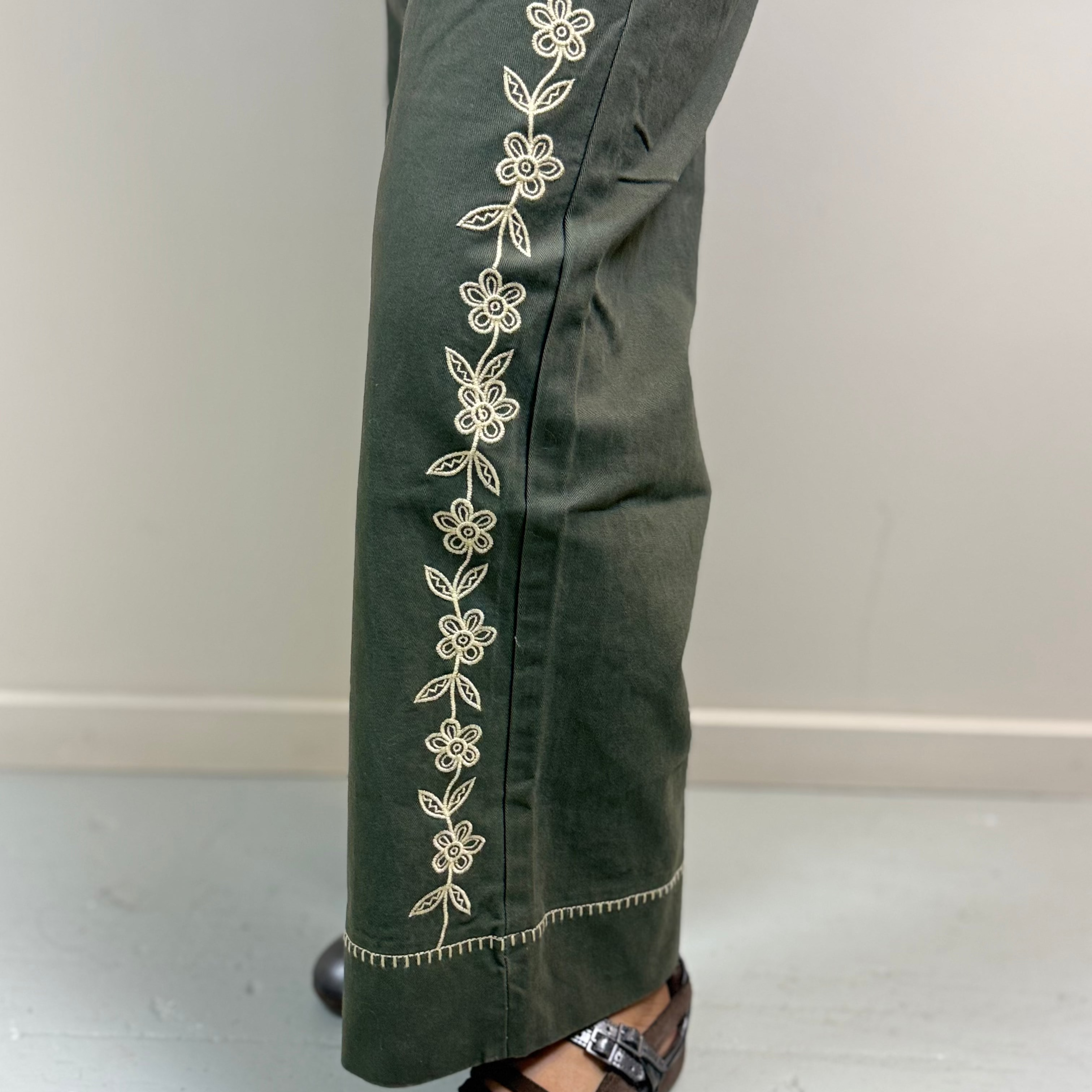 Floral Embroidered Cropped Wide-Leg Pants