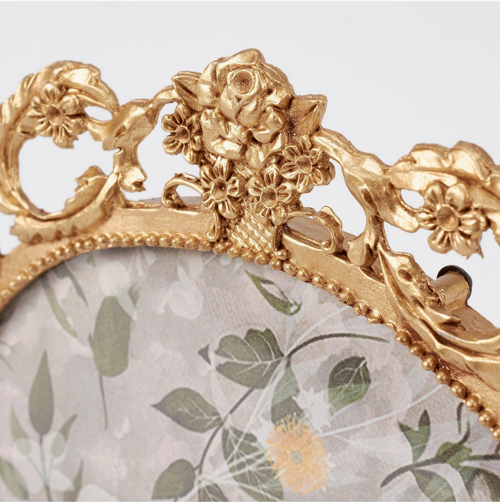 Gold Oval Vintage Frame