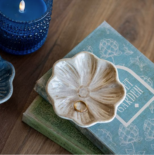 Beige Floral Pattern Dish