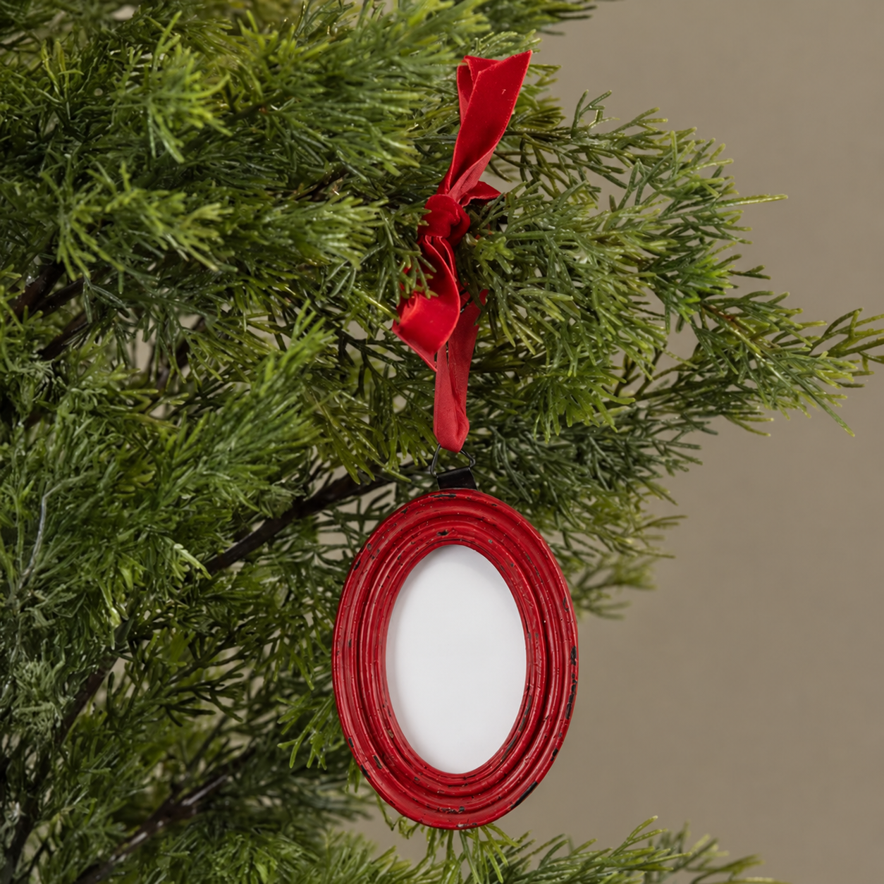 Red Oval Frame Ornament