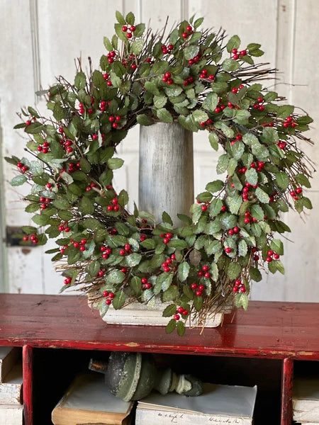 18" Holly Hanging Wreath with Berries
