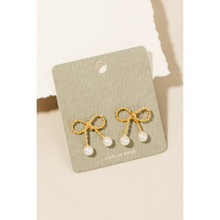 Twisted Bow Metallic Wire  Pearl Stud